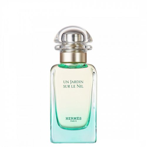 Hermes Un Jardin Sur Le Nil EDT U 30 ml Hand-picked Calabrian bergamot leads into exotic notes of pineapple and lemon, tinged with pink pepper. Balancing the juiciness of the head and heart notes, cedar, birch and oakmoss base notes add a touch of dark complexity to this long-lasting Eau de Parfum.